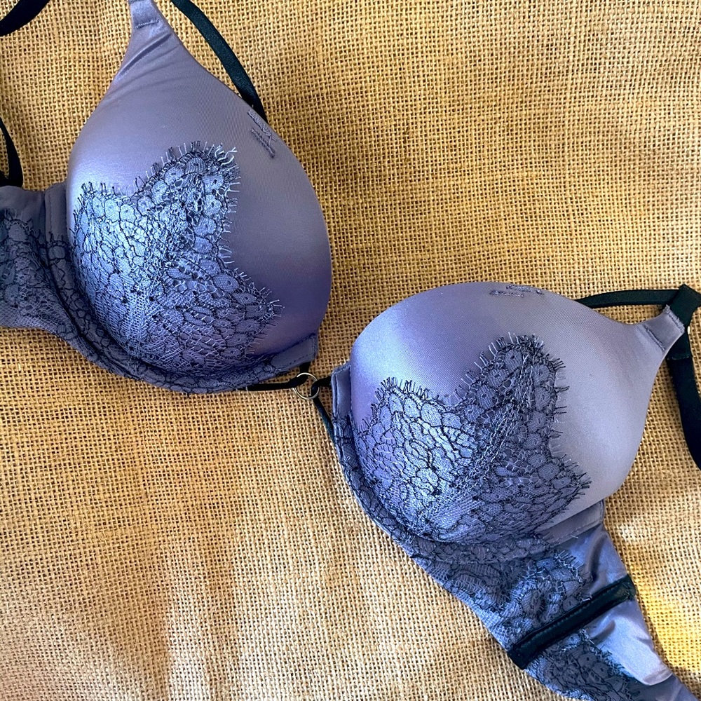 Victoria Secret Bombshell Bra - Picture 2 of 5